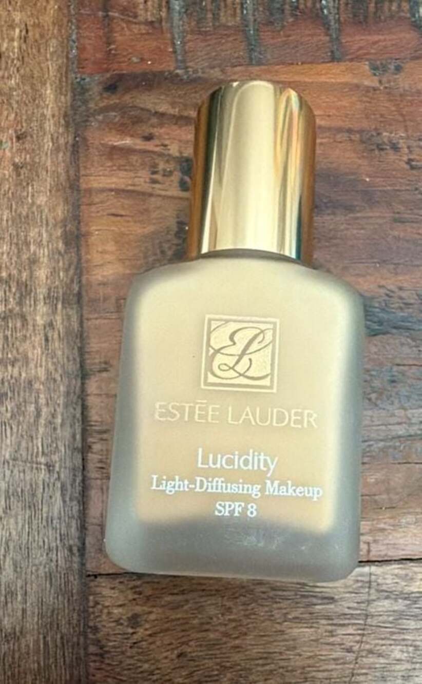 Estée Lauder Lucidity Light-Diffusing Makeup SPF 8, 04-Neutral Beige, 1 fl. oz.